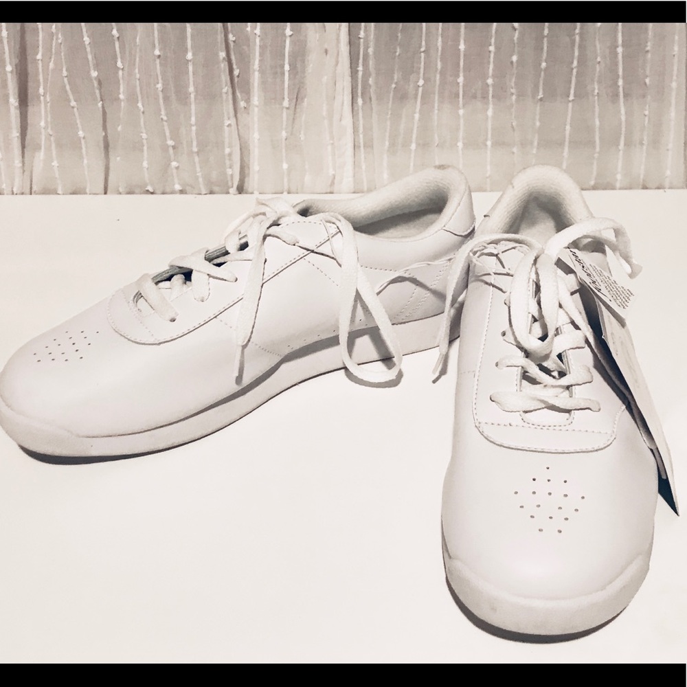 All white sneakers Nursing Shoes